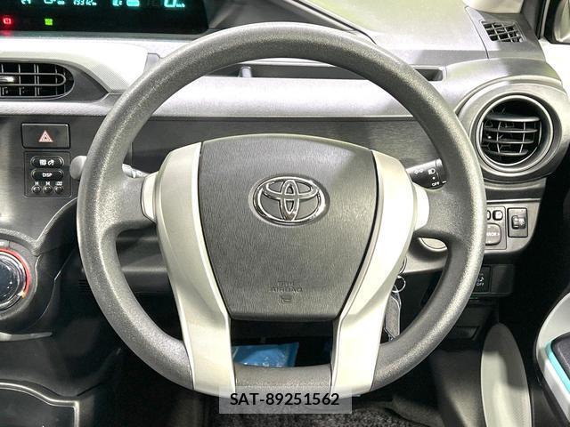 Toyota AQUA 2012-10 8280400-10