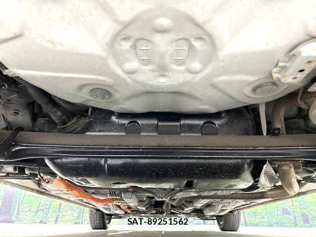 Toyota AQUA 2012-10 8280400-18