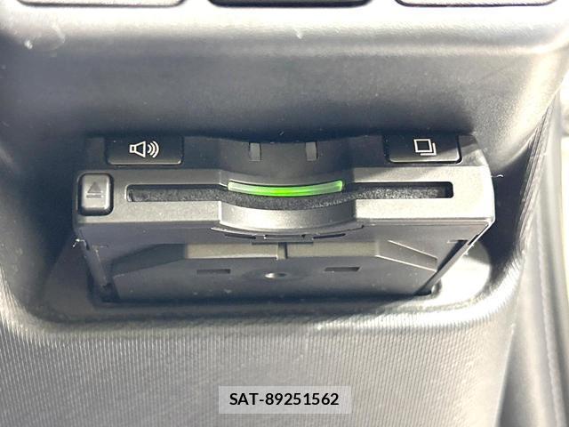 Toyota AQUA 2012-10 8280400-3