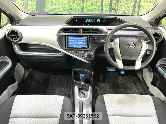 Toyota AQUA 2012-10 8280400-6