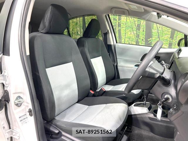 Toyota AQUA 2012-10 8280400-7