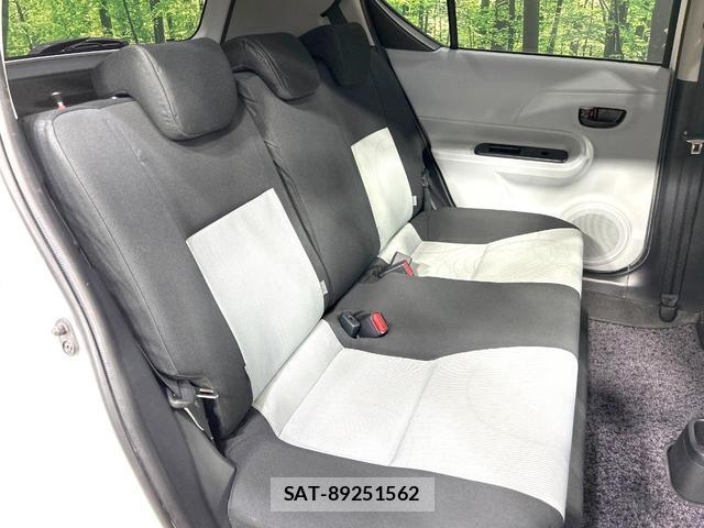 Toyota AQUA 2012-10 8280400-8