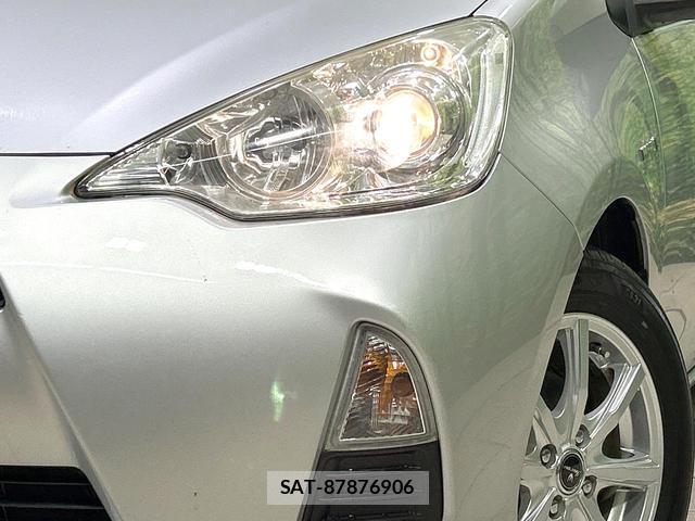 Toyota AQUA 2013-08 8280403-11