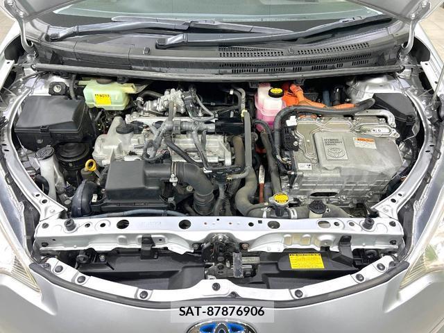 Toyota AQUA 2013-08 8280403-17