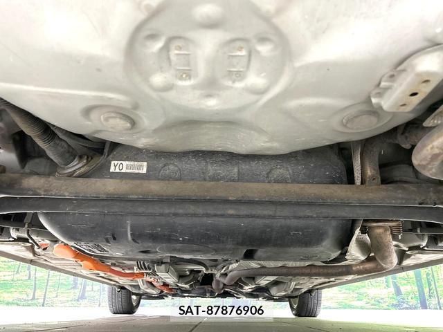 Toyota AQUA 2013-08 8280403-18