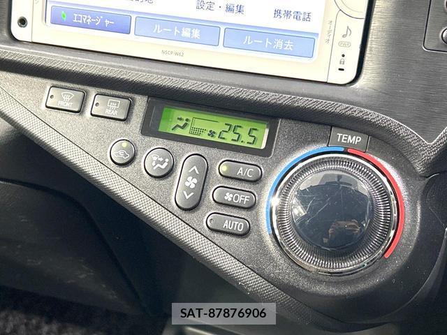 Toyota AQUA 2013-08 8280403-3