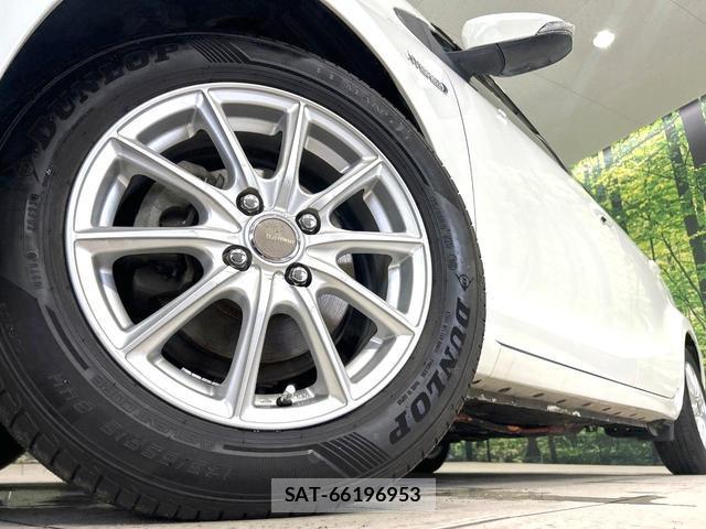 Toyota AQUA 2012-03 8280405-12