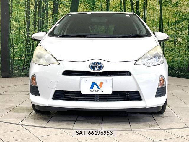 Toyota AQUA 2012-03 8280405-13
