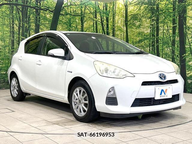 Toyota AQUA 2012-03 8280405-15