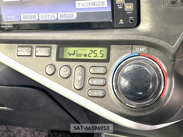 Toyota AQUA 2012-03 8280405-3