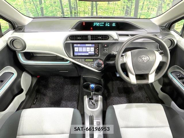 Toyota AQUA 2012-03 8280405-6