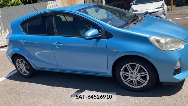Toyota AQUA 2013-08 8280519-10