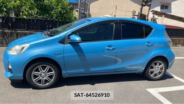 Toyota AQUA 2013-08 8280519-3