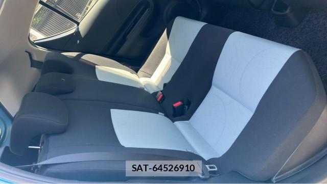 Toyota AQUA 2013-08 8280519-6