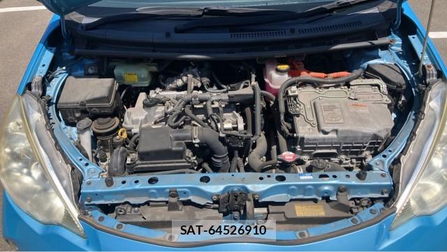 Toyota AQUA 2013-08 8280519-7
