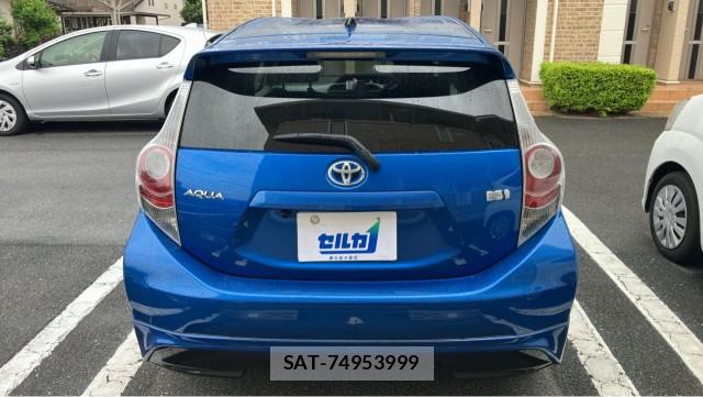 Toyota AQUA 2012-06 8280706-1