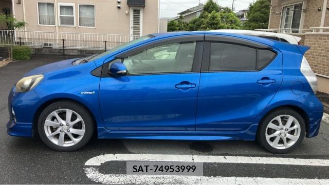 Toyota AQUA 2012-06 8280706-10
