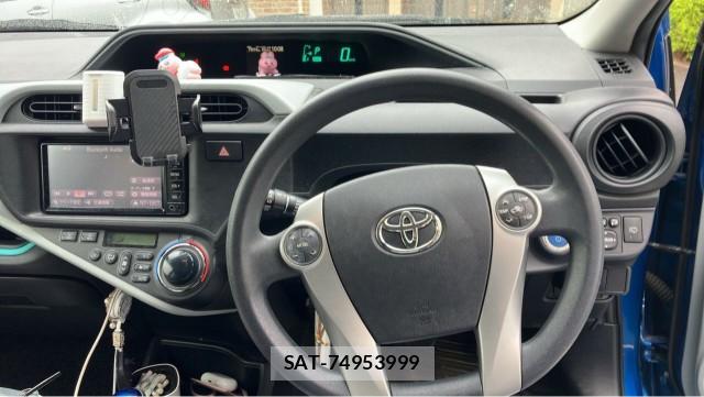 Toyota AQUA 2012-06 8280706-16