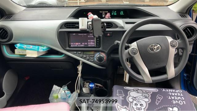 Toyota AQUA 2012-06 8280706-2