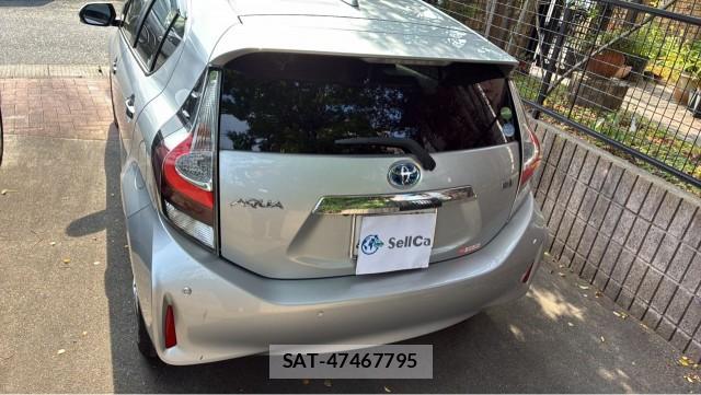 Toyota AQUA 2020-12 8280759-1