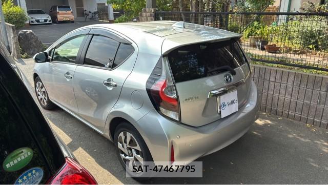 Toyota AQUA 2020-12 8280759-12
