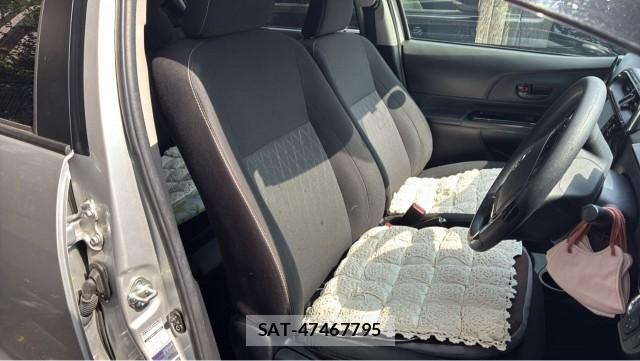 Toyota AQUA 2020-12 8280759-5