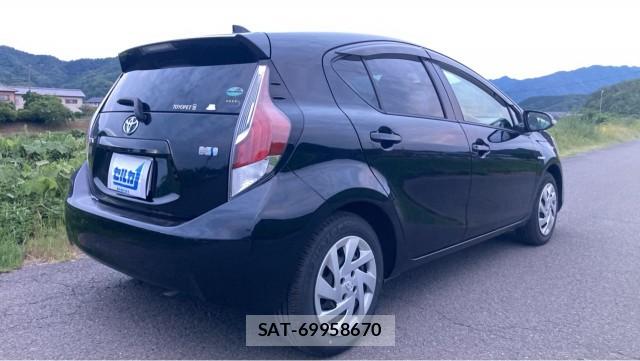 Toyota AQUA 2015-07 8280901-12
