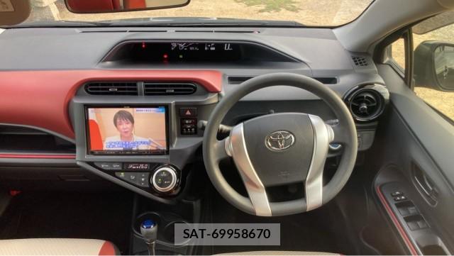 Toyota AQUA 2015-07 8280901-16