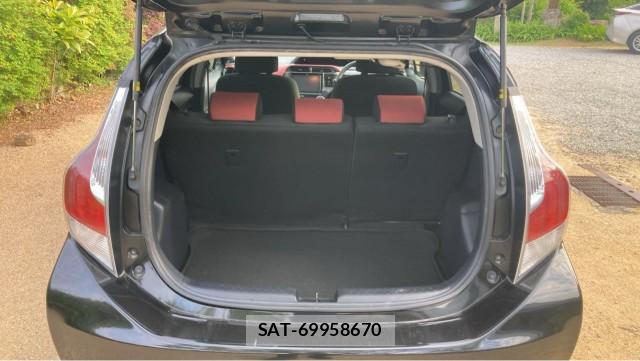 Toyota AQUA 2015-07 8280901-17