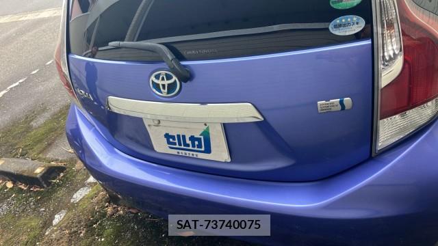 Toyota AQUA 2016-11 8280916-1