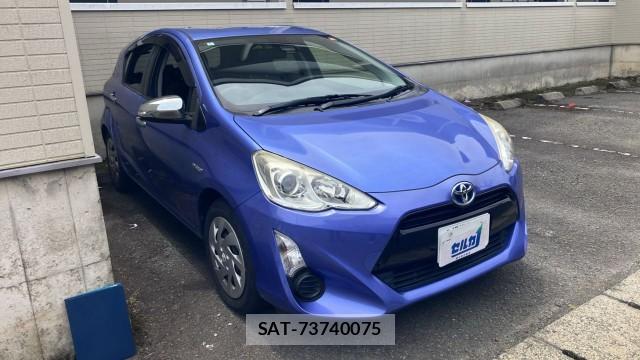 Toyota AQUA 2016-11 8280916-11