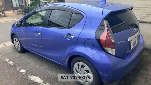 Toyota AQUA 2016-11 8280916-13
