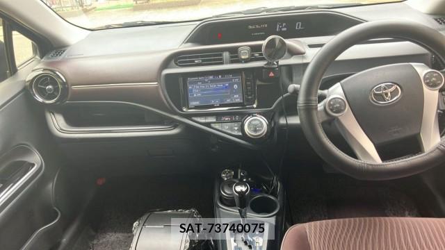 Toyota AQUA 2016-11 8280916-2