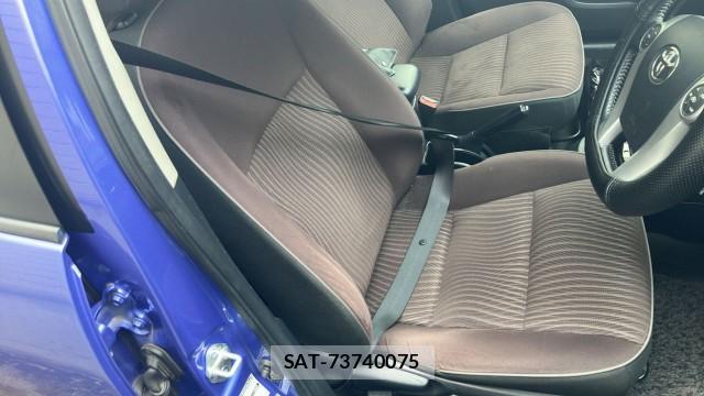 Toyota AQUA 2016-11 8280916-5