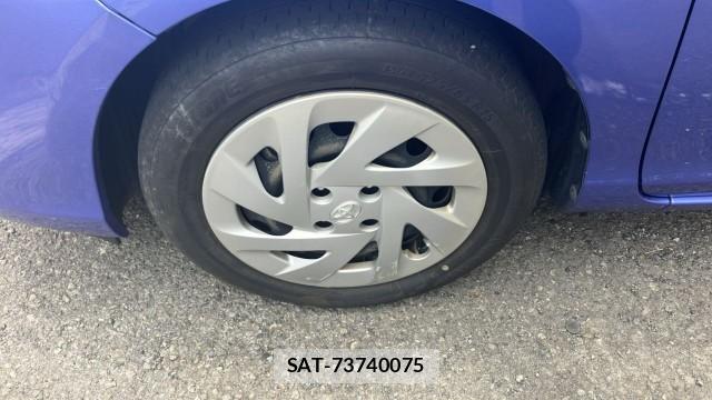 Toyota AQUA 2016-11 8280916-8