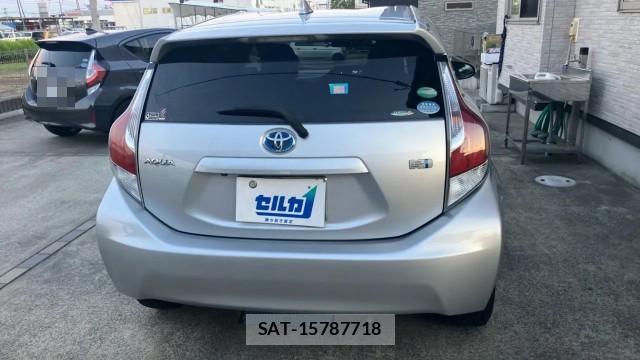 Toyota AQUA 2016-09 8280944-1