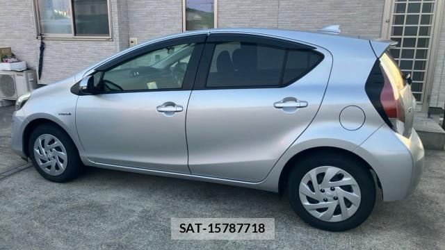 Toyota AQUA 2016-09 8280944-10