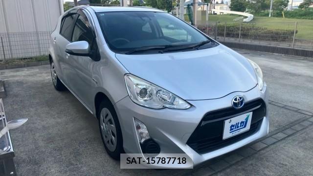 Toyota AQUA 2016-09 8280944-11