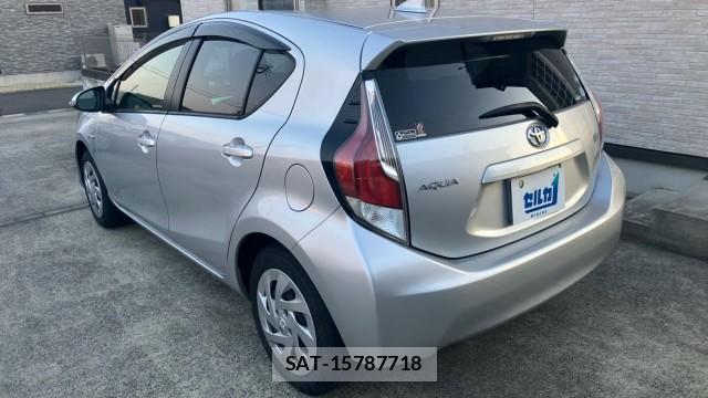 Toyota AQUA 2016-09 8280944-13