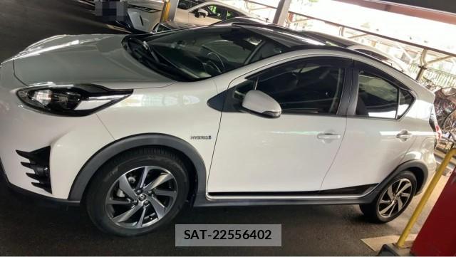 Toyota AQUA 2017-07 8280952-10