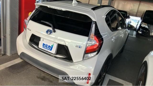 Toyota AQUA 2017-07 8280952-12