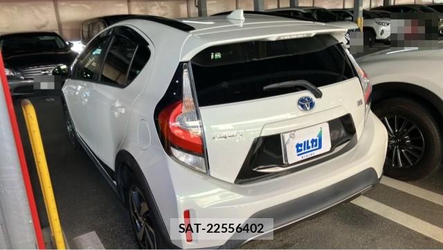 Toyota AQUA 2017-07 8280952-13