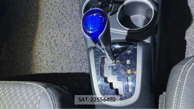 Toyota AQUA 2017-07 8280952-14