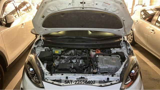 Toyota AQUA 2017-07 8280952-7