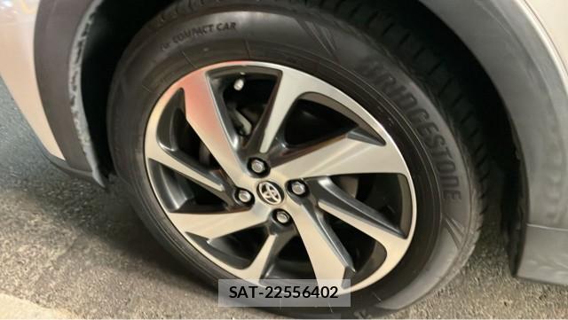 Toyota AQUA 2017-07 8280952-8