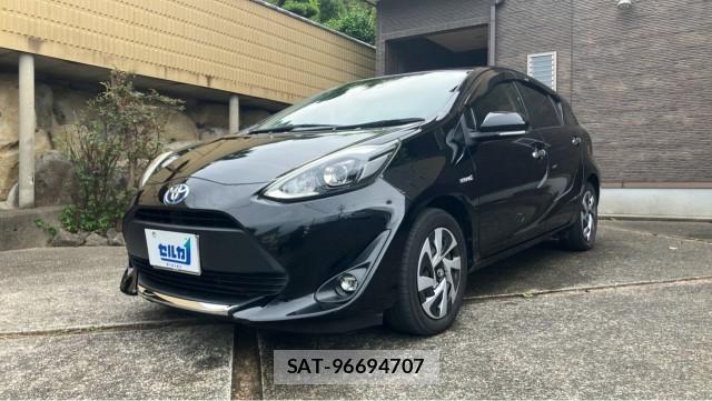 Toyota AQUA 2020-03 8281307-0