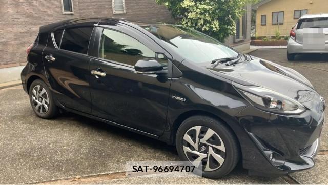 Toyota AQUA 2020-03 8281307-3