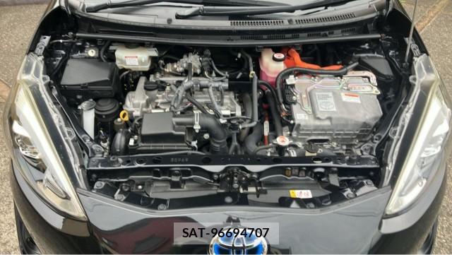 Toyota AQUA 2020-03 8281307-7