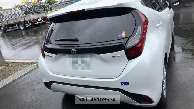 Toyota AQUA 2026-04 8281507-1
