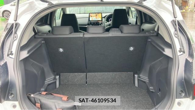 Toyota AQUA 2026-04 8281507-17